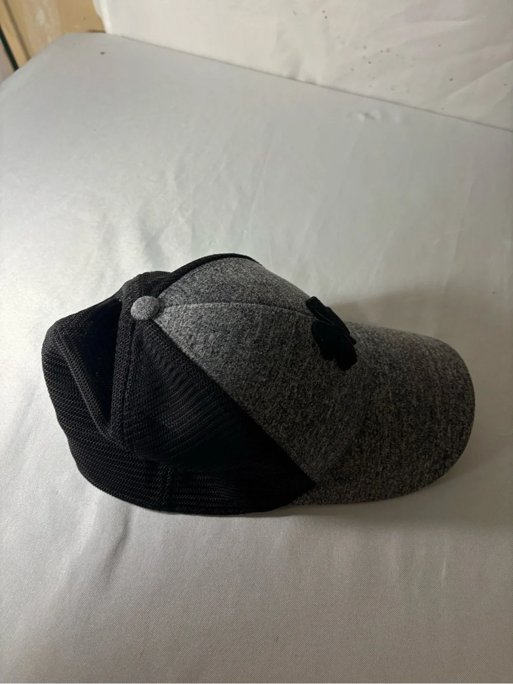 Men’s size small/medium black clover brand baseball cap, #N1016 - Picture 2 of 5